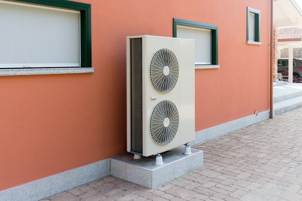 Installation d'une pompe à chaleur air-eau - Unité extérieure