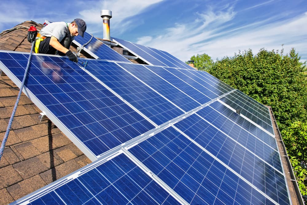 Panneaux photovoltaïques installés sur toiture
